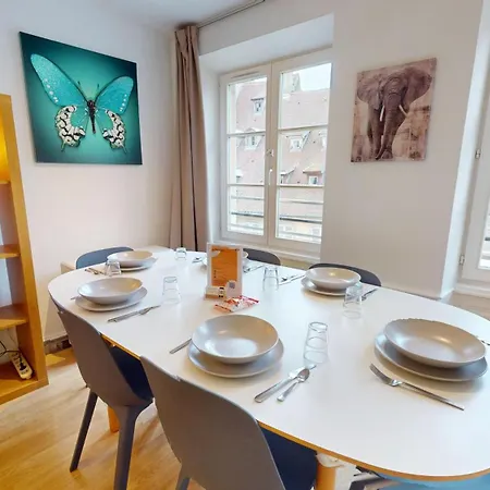 Apartment 70 M² Center