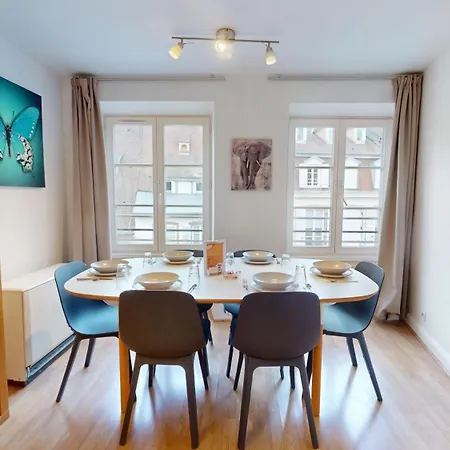 Apartment 70 M² Center *