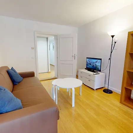 Apartment 70 M² Center *