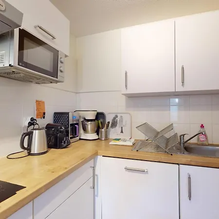 Apartment 70 M² Center *