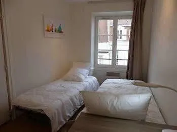 70 M² Center *